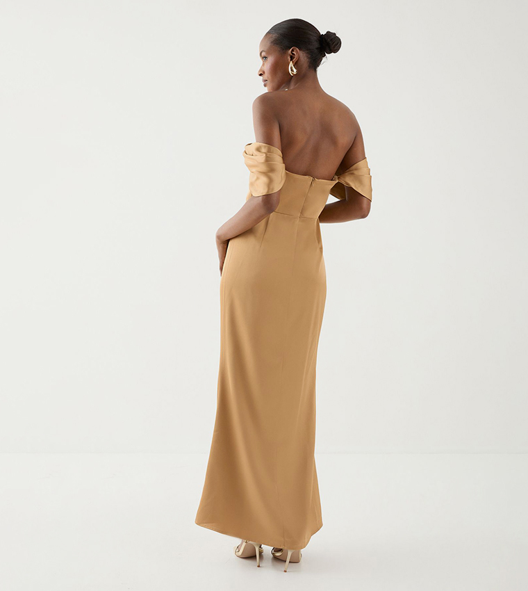 فستان وصيفات العروس ماكسي ساتان بكشكشة 