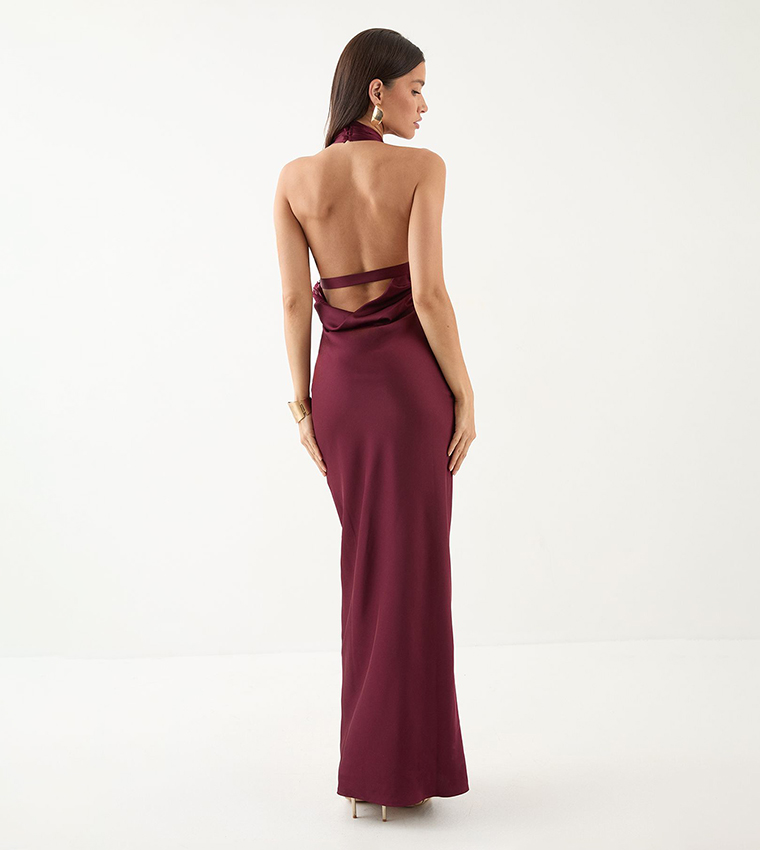 فستان ماكسي ساتان بياقة هالتر لوصيفات العروس