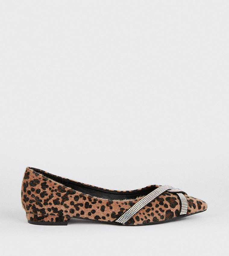 Easy spirit 2025 gulia flats