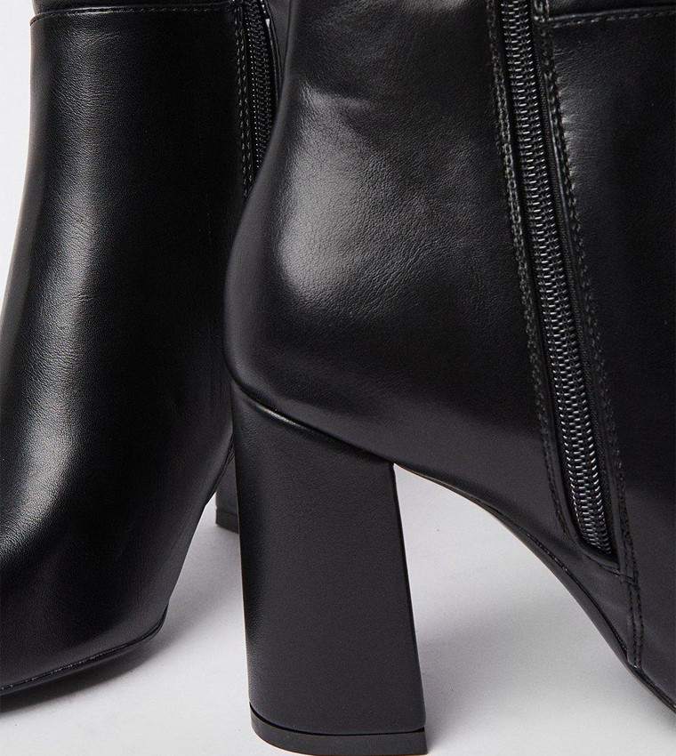 block heel pointed shoes
