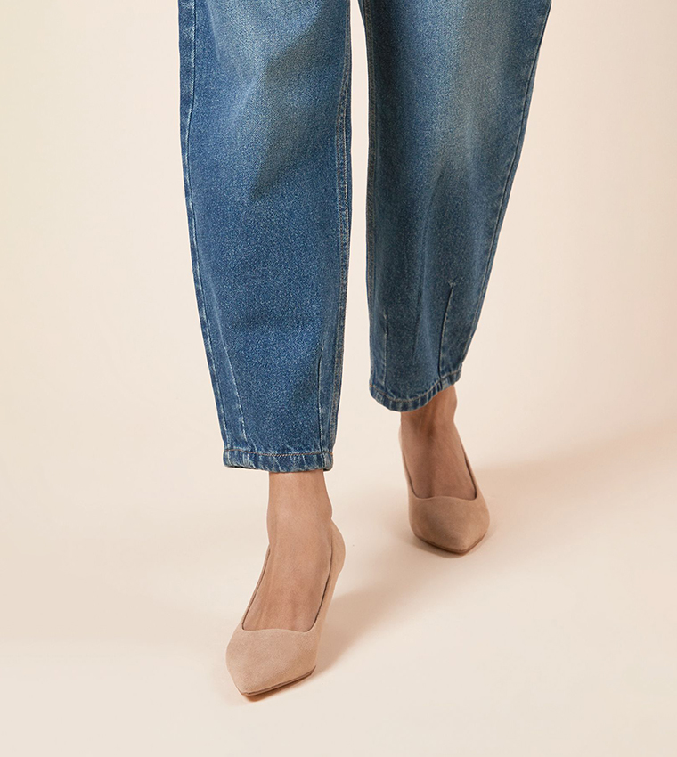 Dove Textured Pointed Toe Pumps