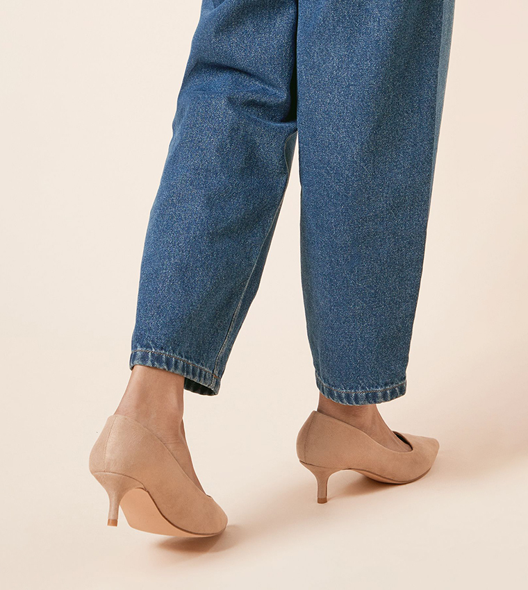 Dove Textured Pointed Toe Pumps