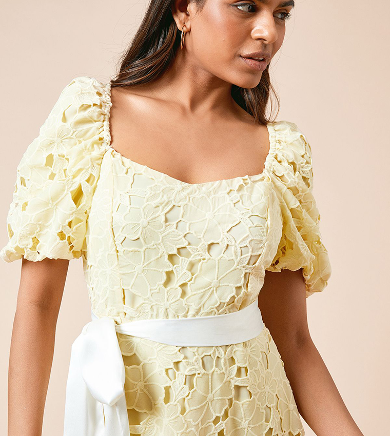 Petite DP Luxe Cutwork Lace Contrast Belt Midi Dress