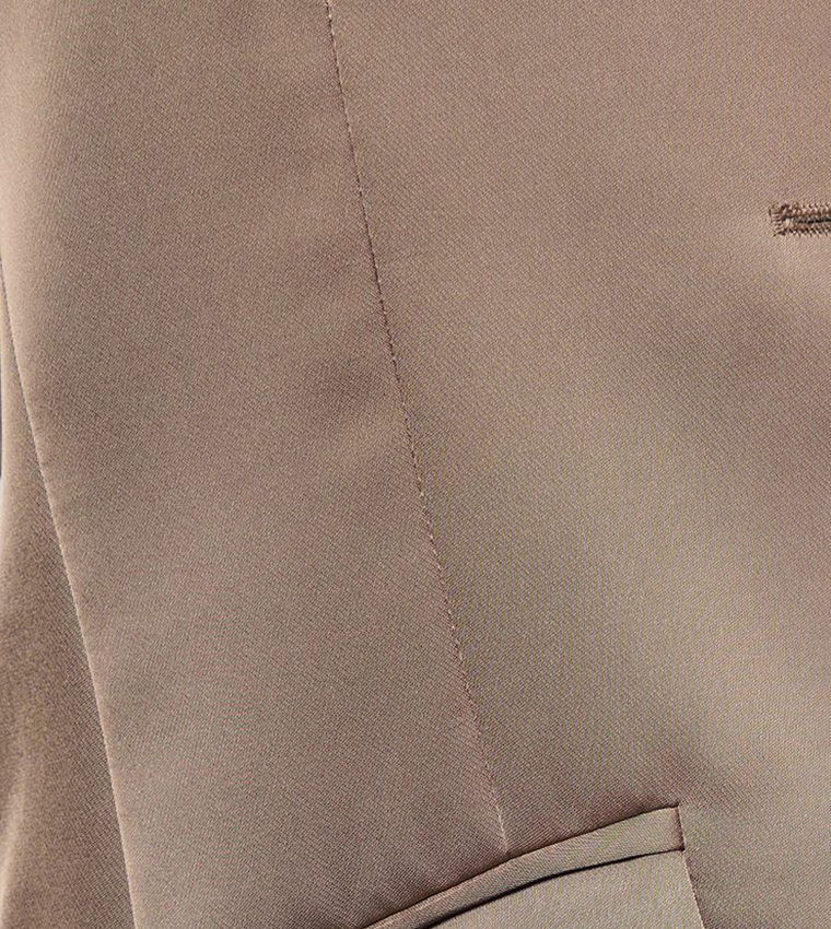 بليزر بياقة V 