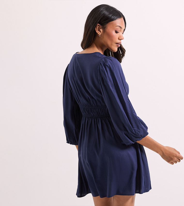 فستان ميني بأكمام منتفخة ورباط