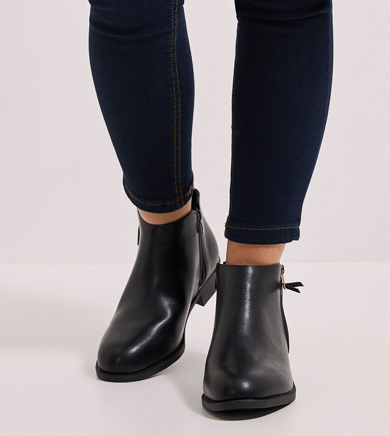 Maddy Side Zip Flat Ankle Boots