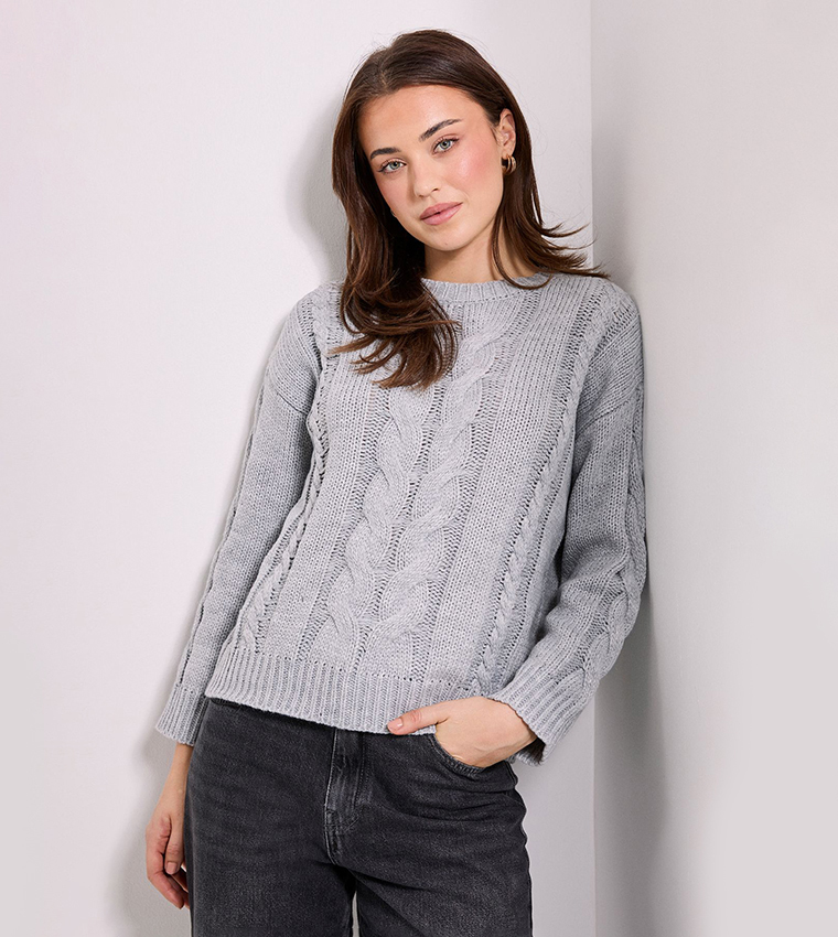 جمبر محبوك بقبة مستديرة