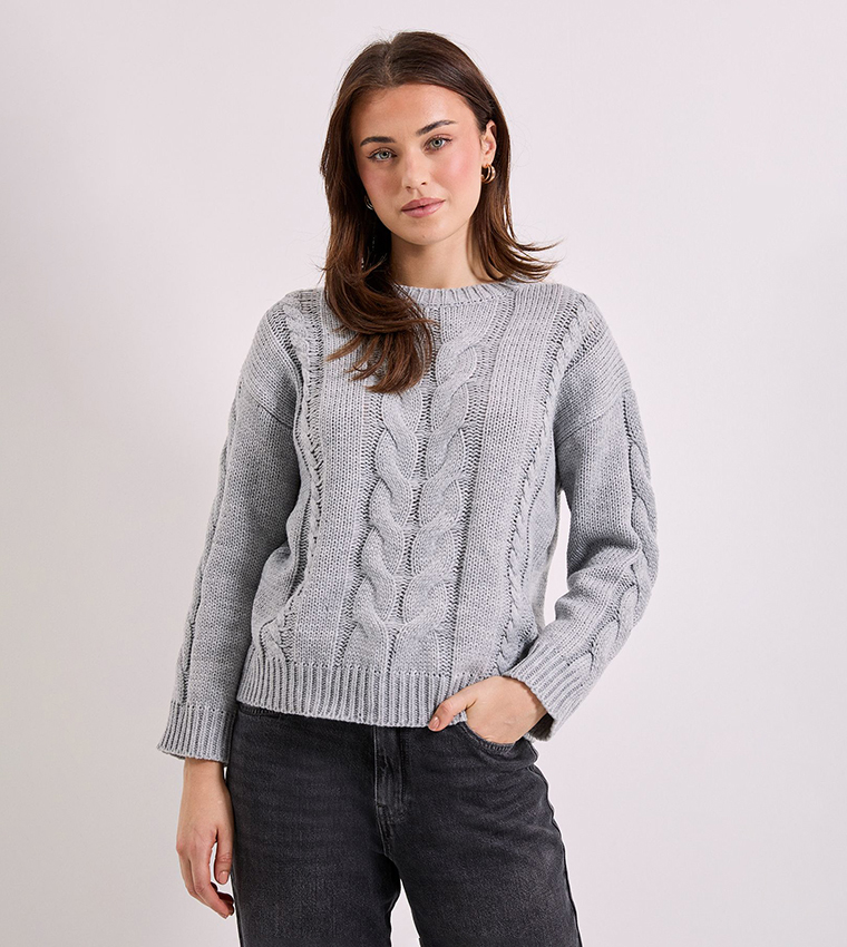 جمبر محبوك بقبة مستديرة