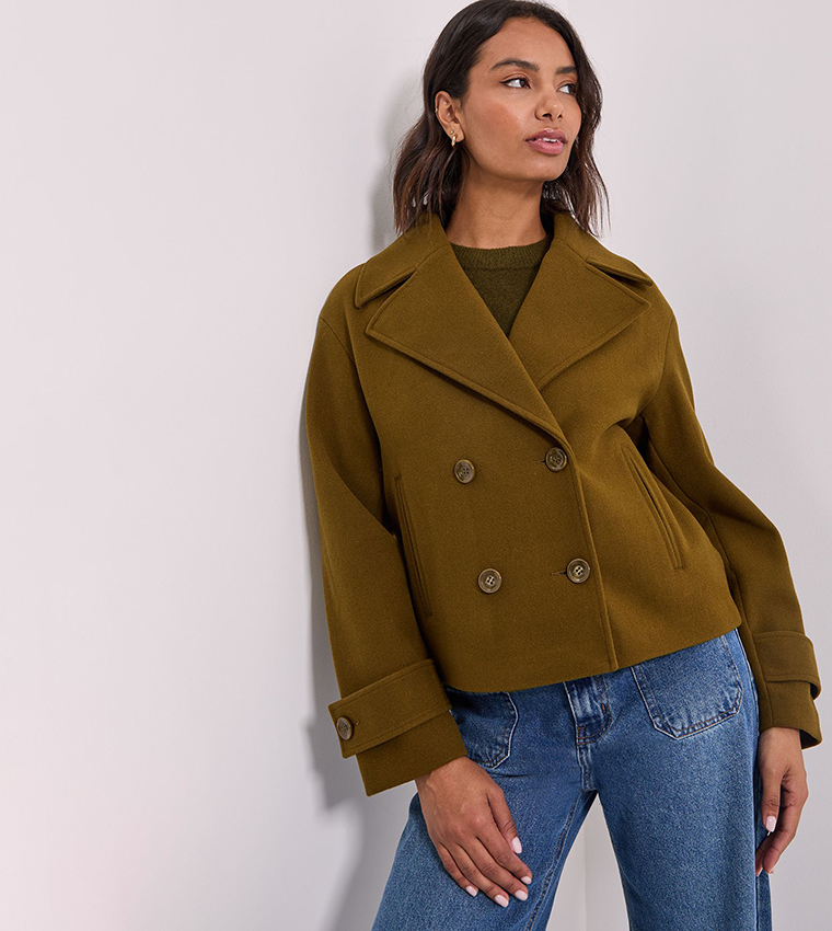 جاكيت بياقة عريضة 