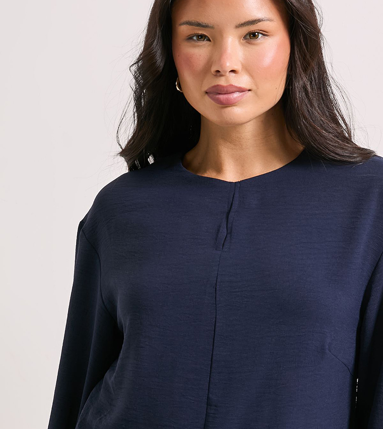 Keyhole Front Long Sleeves Top