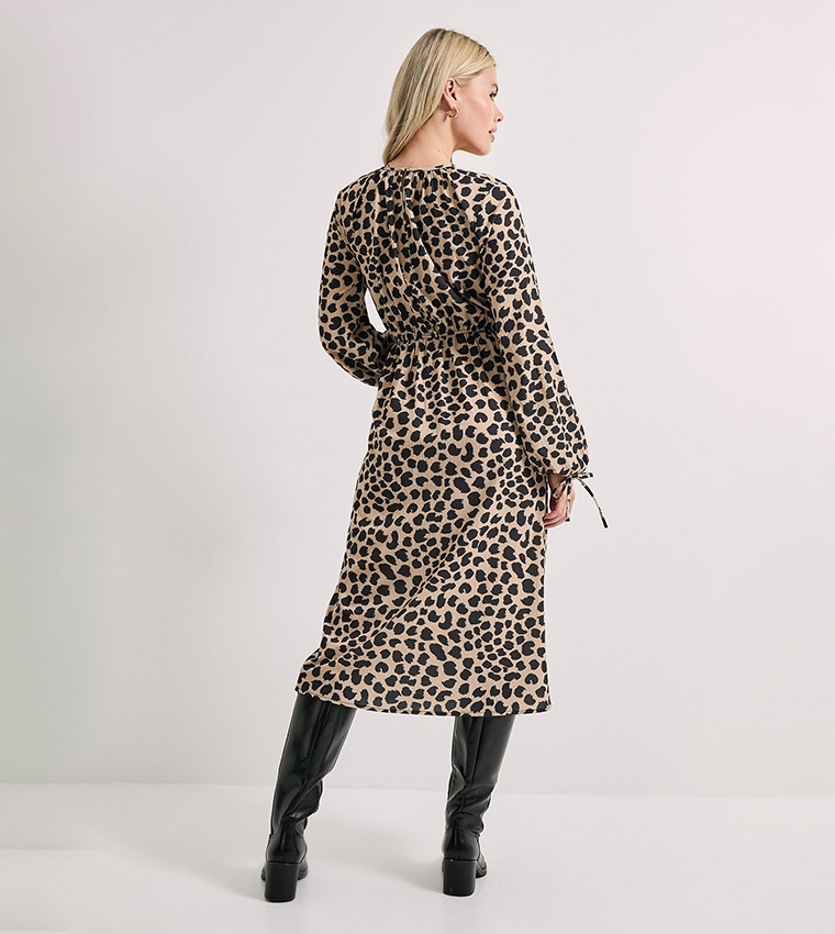 فستان ميدي بطبعة وكم بلوسون 