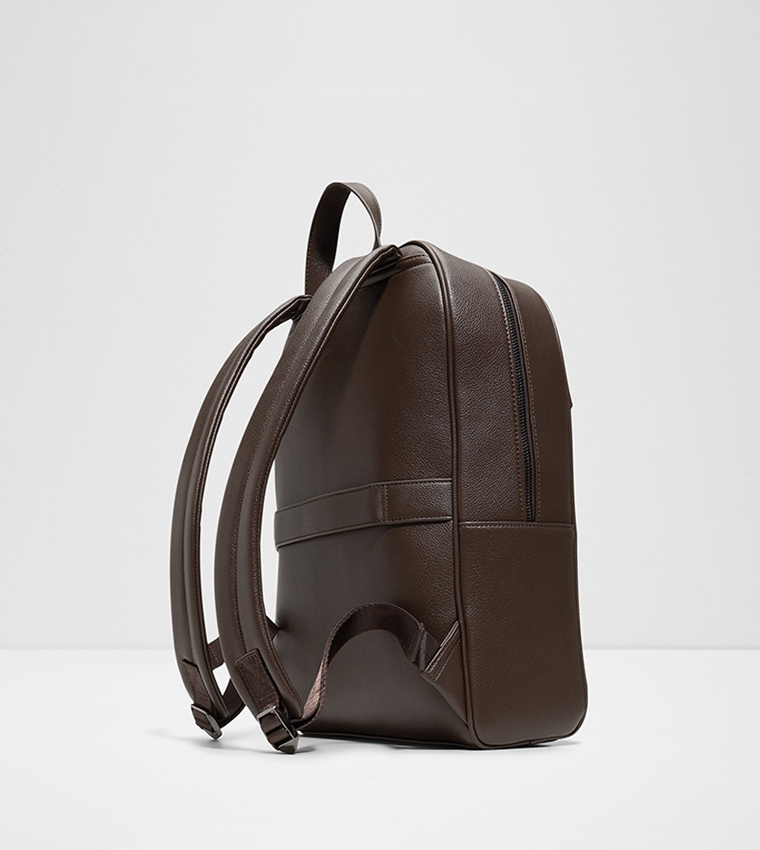 شنطة ظهر بسحاب 