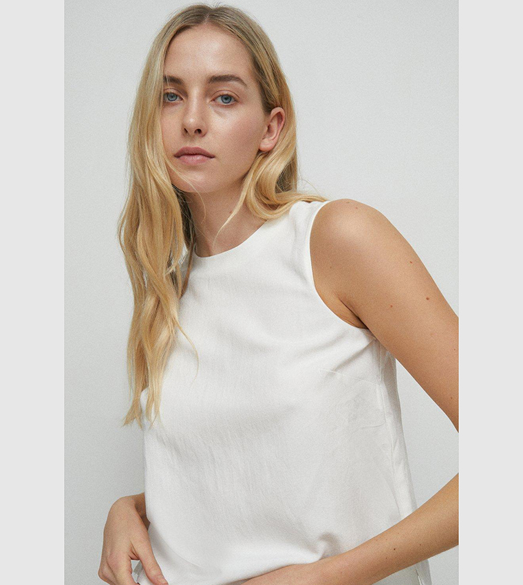 توب بدون أكمام