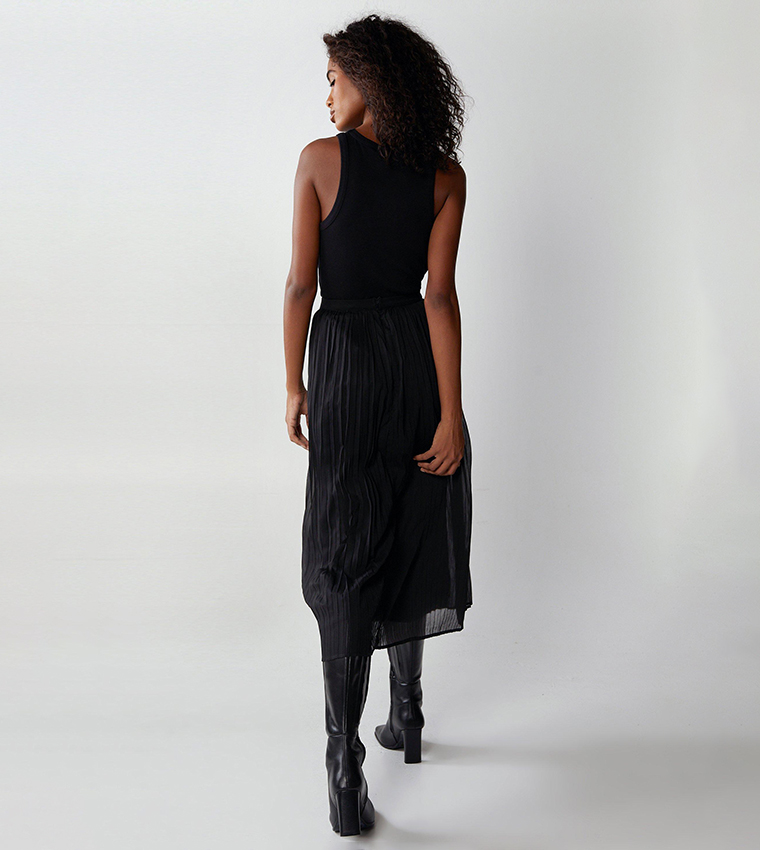 Buy Warehouse Pleated Midi Skirt In Black 6thStreet Saudi Arabia