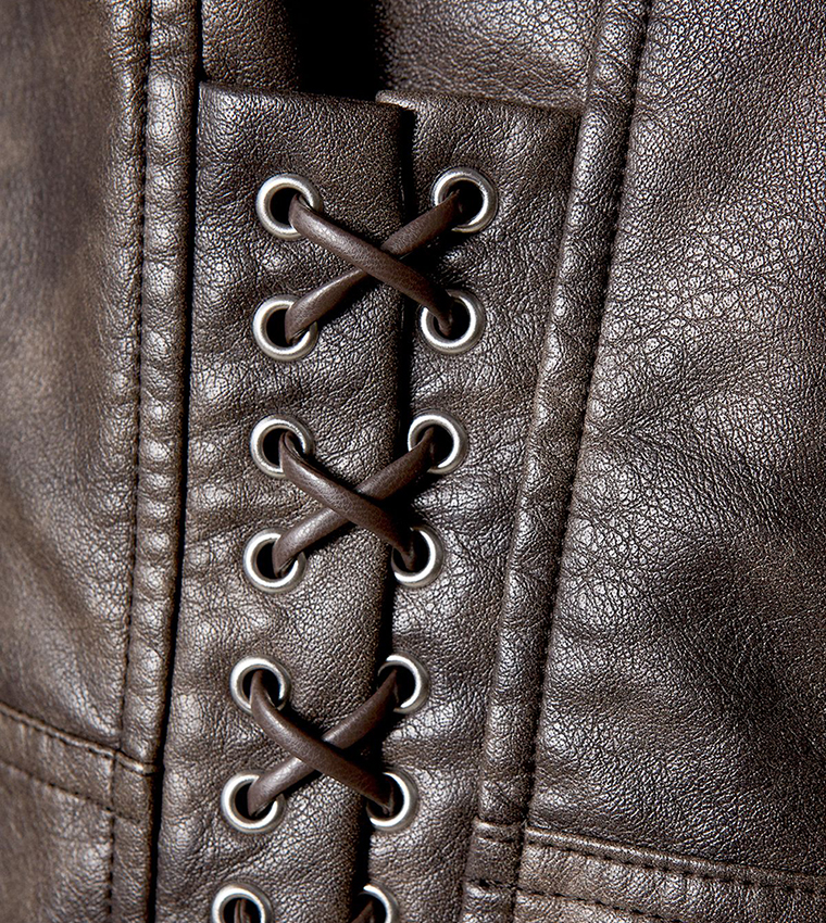 جاكيت جلد واسع 