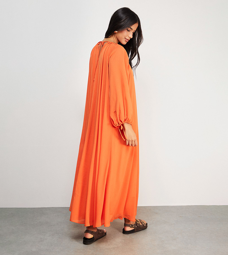 Petite Chiffon Keyhole Neck Trapeze Maxi Dress