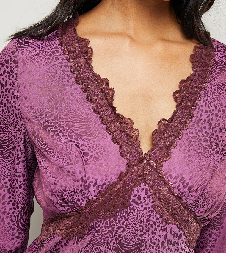Buy Oasis Satin Jacquard Lace Insert Godet Midi Dress In Purple | 6thstreet Oman Buy Oasis Satin Jacquard Lace Insert Godet Midi Dress In Purple | 6thstreet Oman