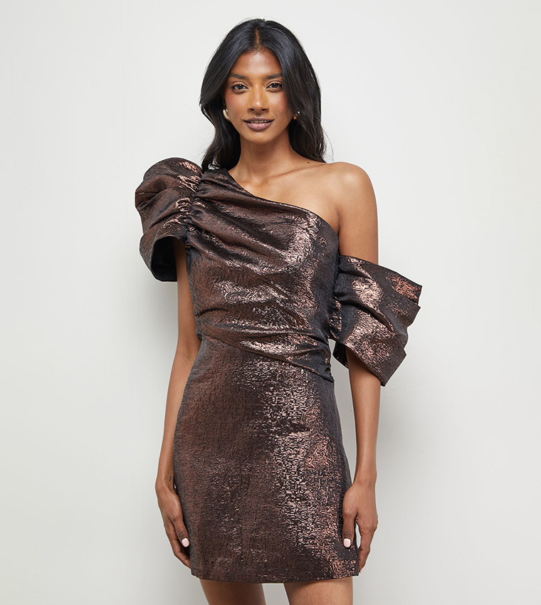 فستان قصير جاكار بكتف غير مستوي