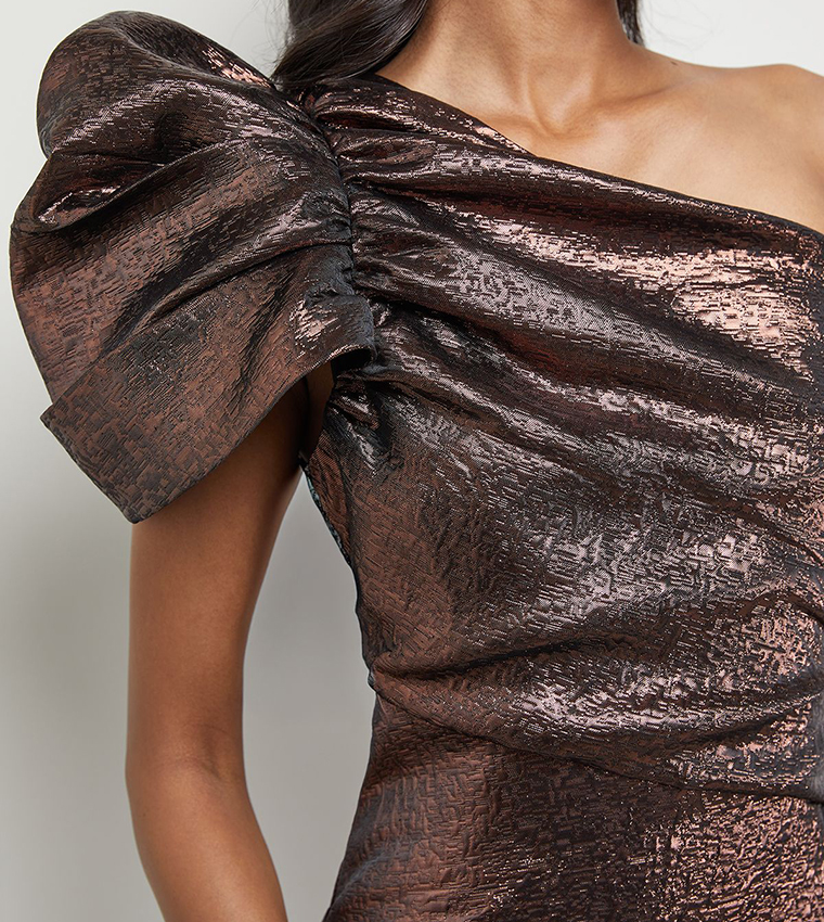 فستان قصير جاكار بكتف غير مستوي