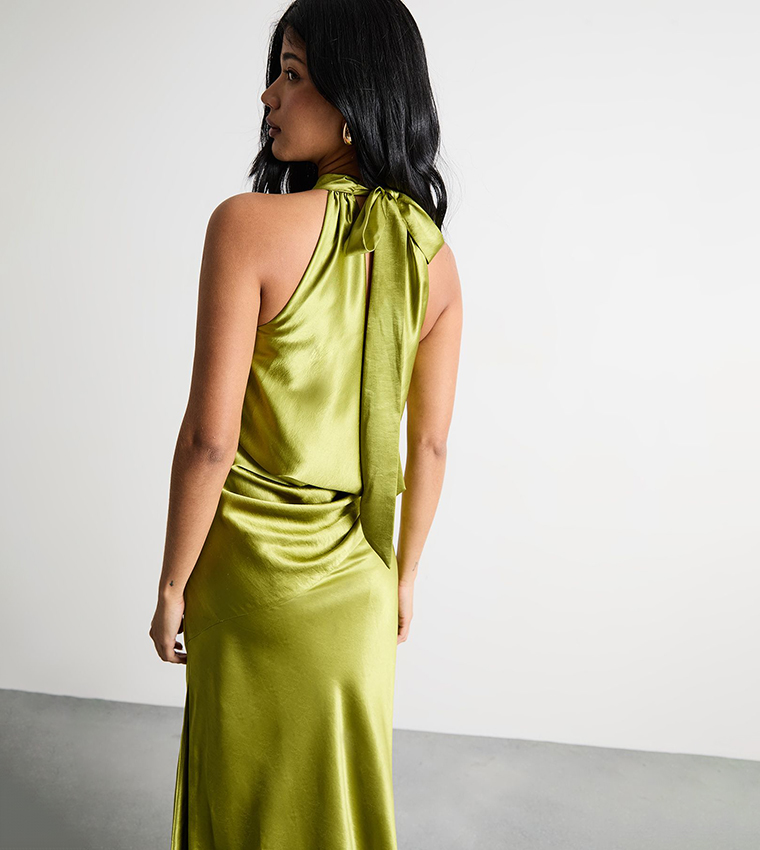 فستان ماكسي ساتان بياقة بربطة 