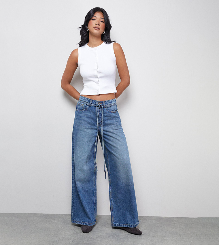 بنطال جينز واسع برباط على الخصر