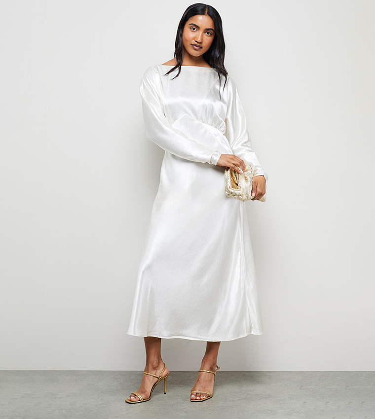 فستان ميداكسي ساتان كم واسع