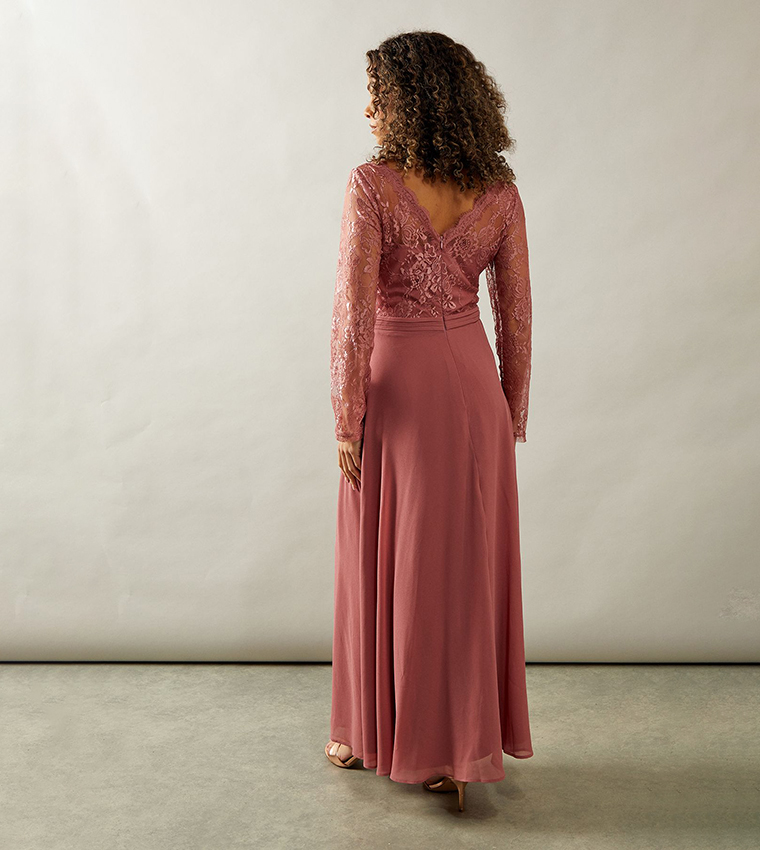 فستان ماكسي شيفون بأكمام طويلة مزين بدانتيل 