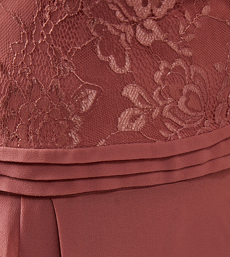 فستان ماكسي شيفون بأكمام طويلة مزين بدانتيل 