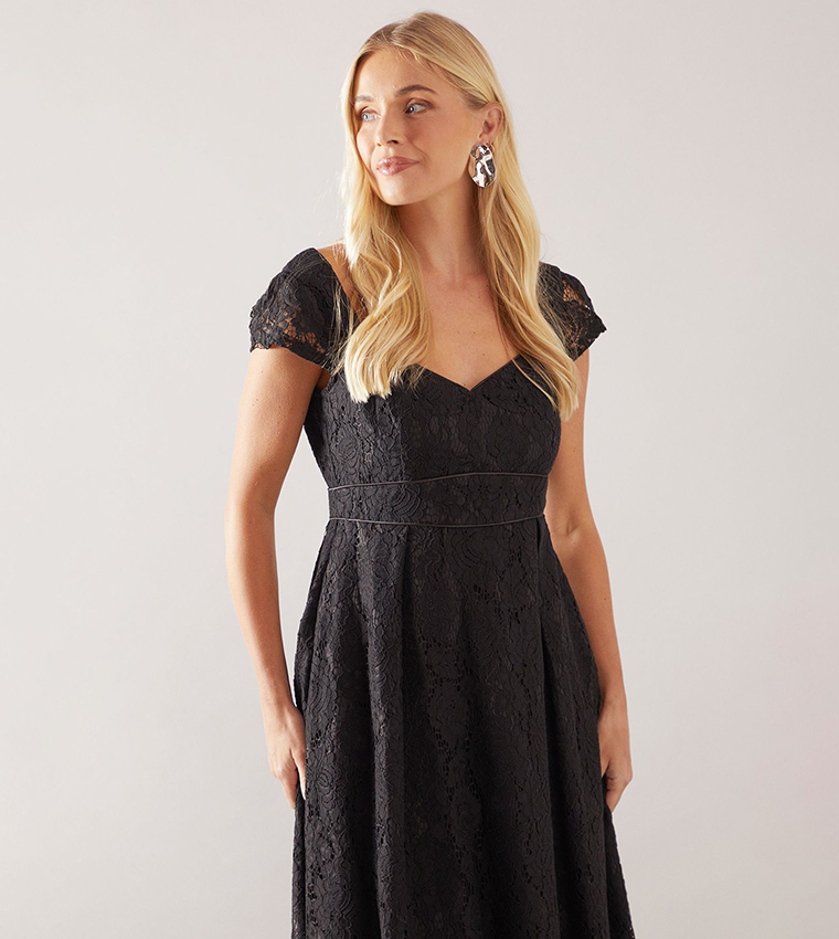 Petite Lace Sweetheart Neck Midaxi Dress