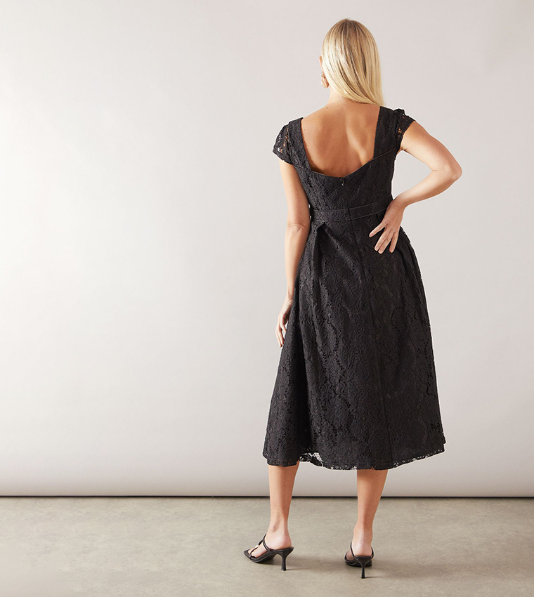 Petite Lace Sweetheart Neck Midaxi Dress