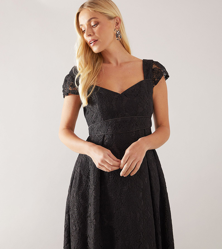 Petite Lace Sweetheart Neck Midaxi Dress