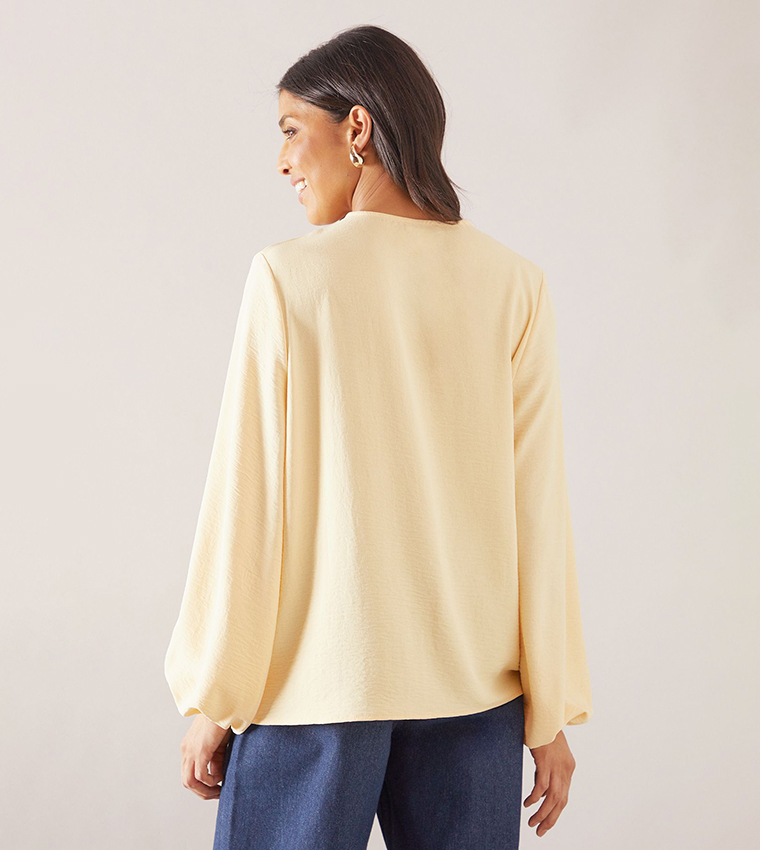 Solid V-Neck Overhead Top