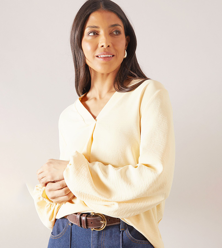 Solid V-Neck Overhead Top