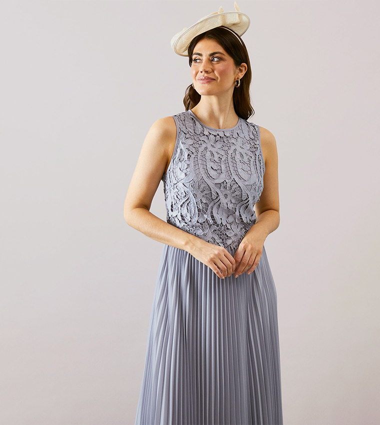 Lace Overlay Pleated Maxi Dress
