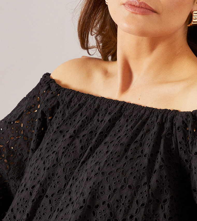 Broderie Puff Sleeves Top