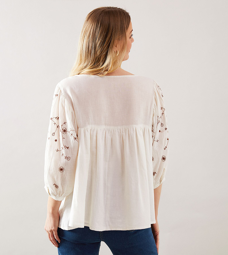 Embroidered 3/4 Sleeves Top