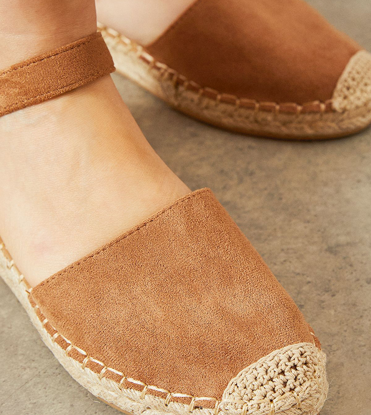 Sylrienne Faux Suede Closed Toe Espadrille Flat Shoes