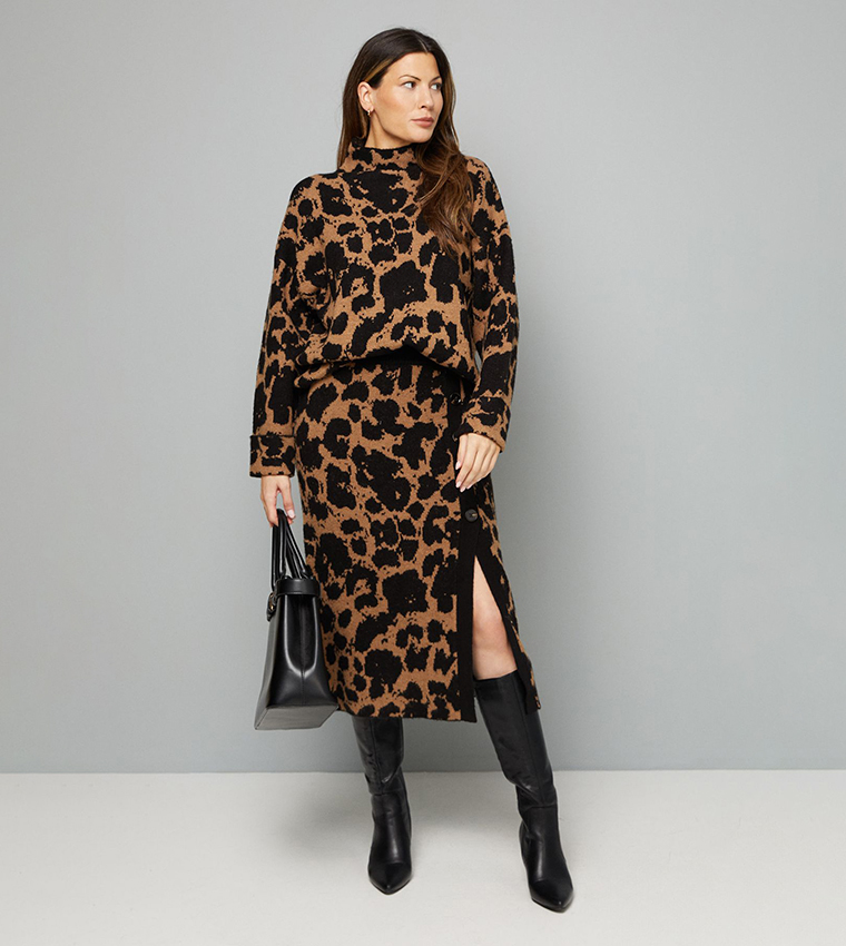 Buy Wallis Leopard Print Knitted Midi Skirt In Beige 6thStreet Qatar