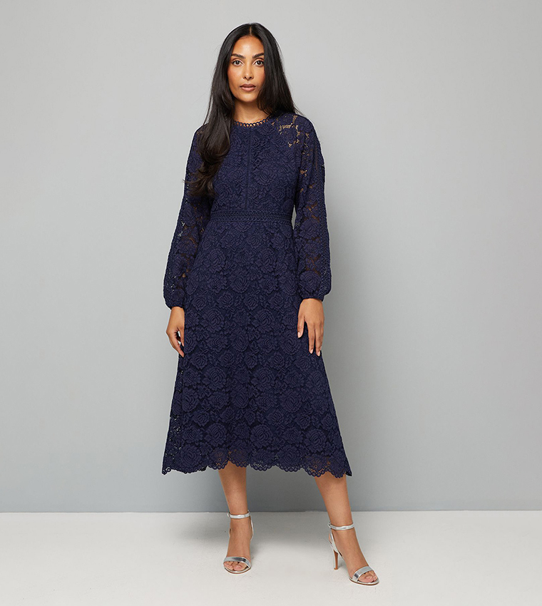 فستان ميدي كم واسع للمقاسات الصغيرة 