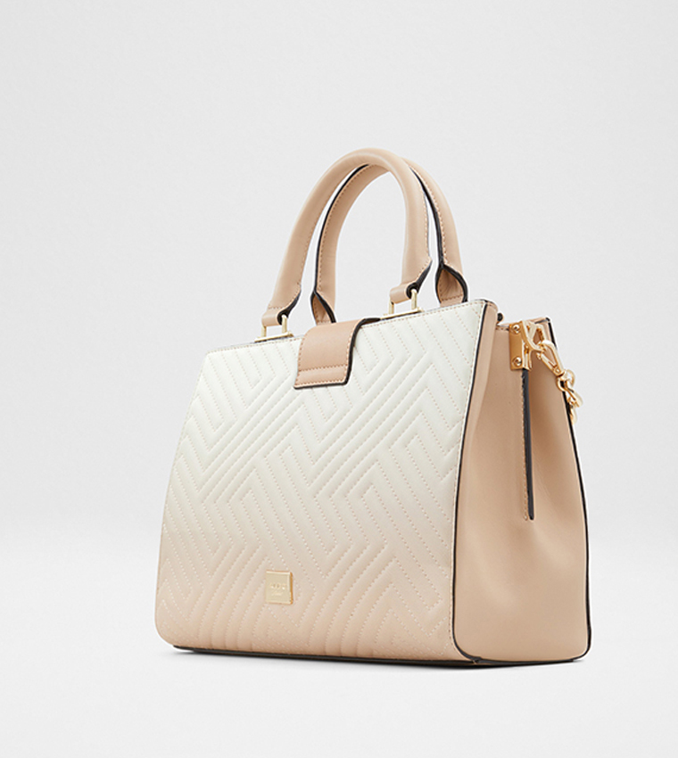 حقيبة كبيرة