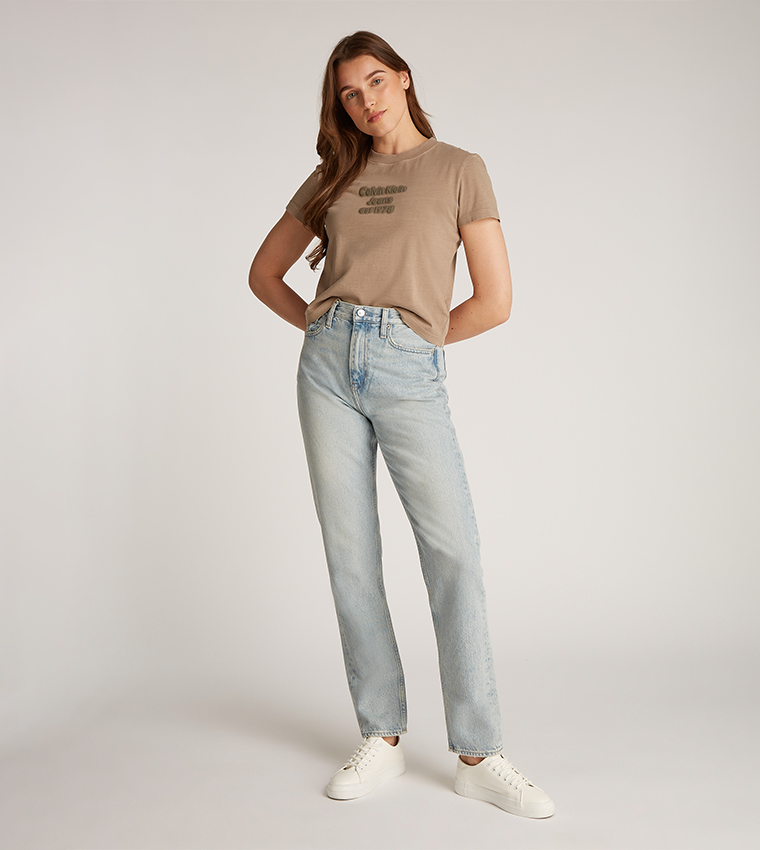 بنطال جينز ضيق