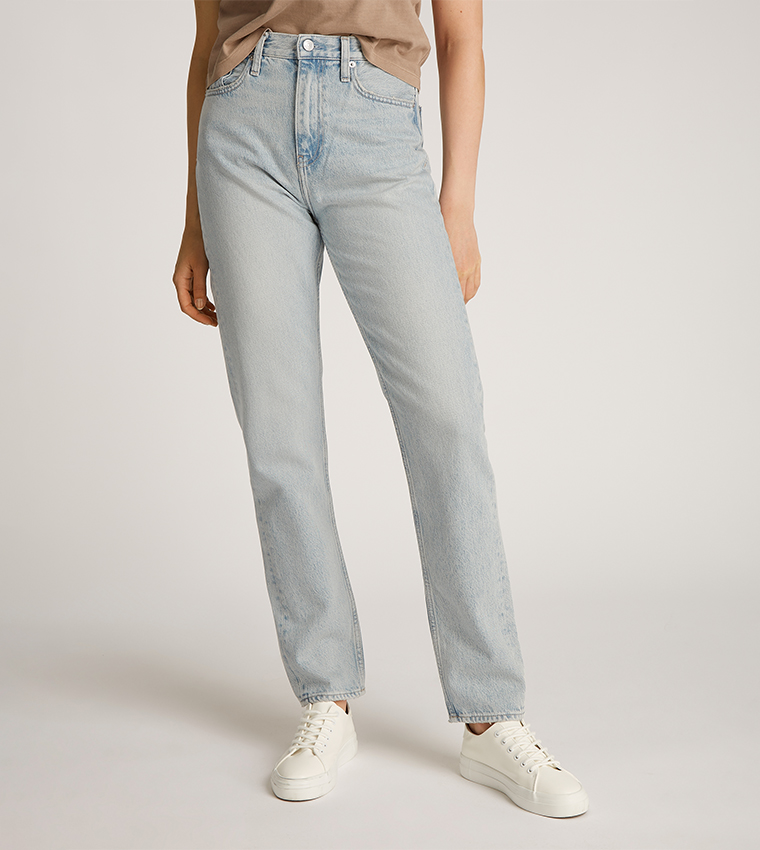 بنطال جينز ضيق