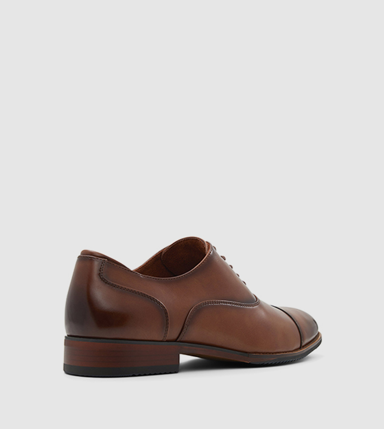 CARLISLE Textured Oxfords Shoes