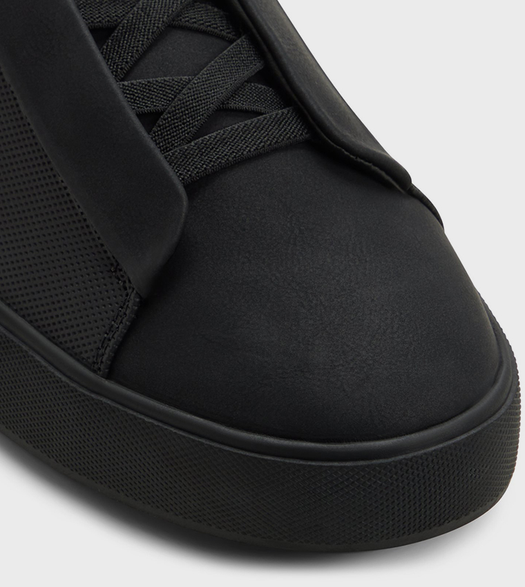 سنيكرز سادة برباط 