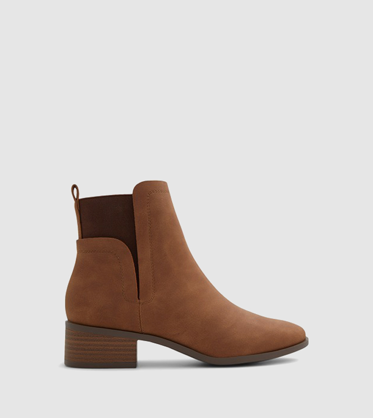 Spring store chelsea boots