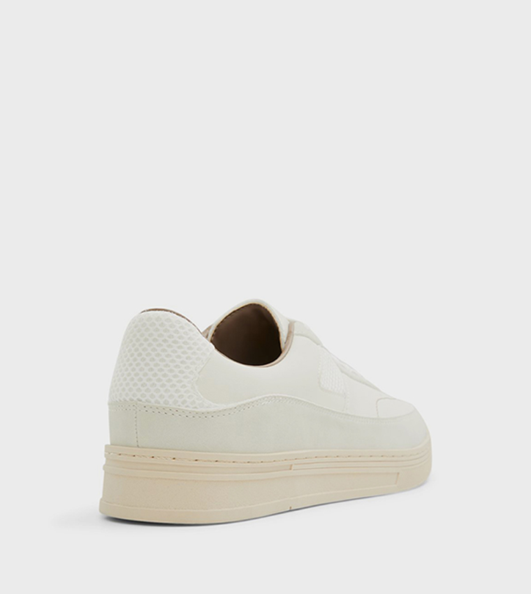 CENTORI Round Toe Lace-Up Sneakers