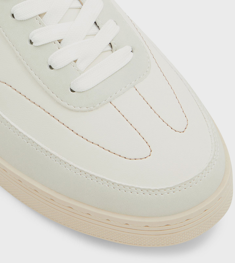 CENTORI Round Toe Lace-Up Sneakers