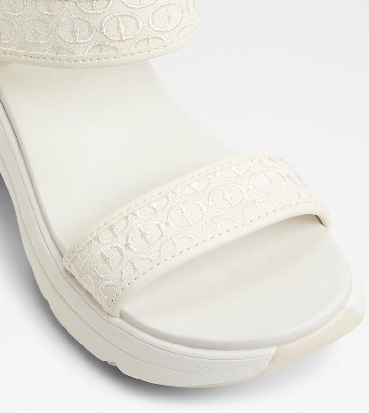 CHAMOMILE Embroidered Chunky Sandals