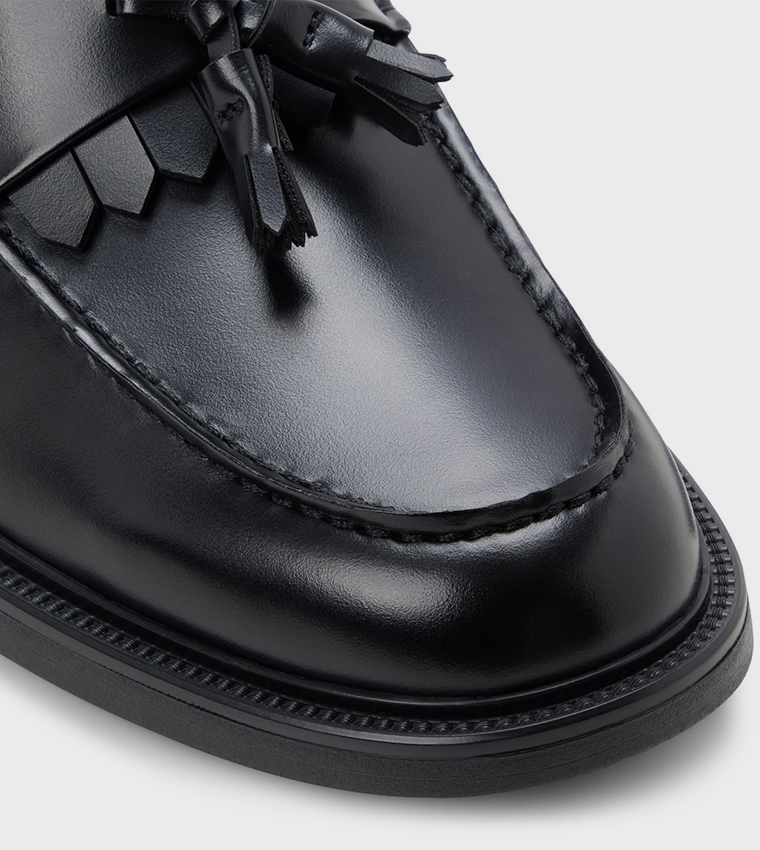CHANCELLOR Solid Tassel Detail Loafers