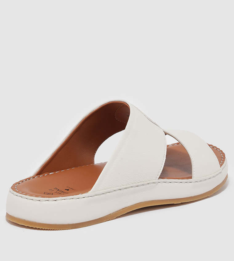 Round Toe Flat Sandals